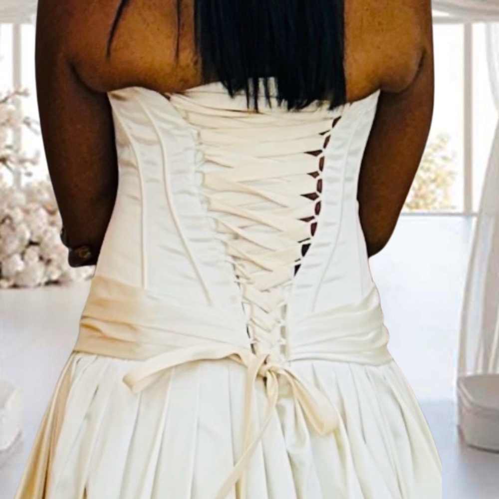 Maggie Sottero Memories Corset Wedding Gown w/Bustle & Free Bling Flip Flops
